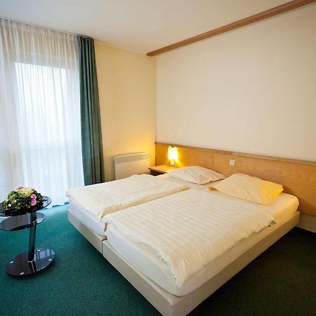 Best Western Euro Hotel Гондеранж Экстерьер фото