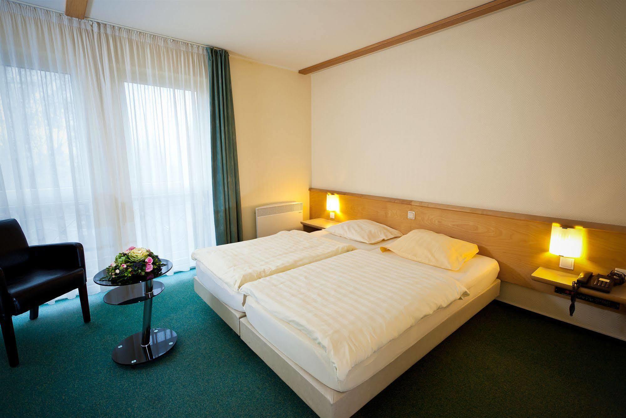 Best Western Euro Hotel Гондеранж Экстерьер фото