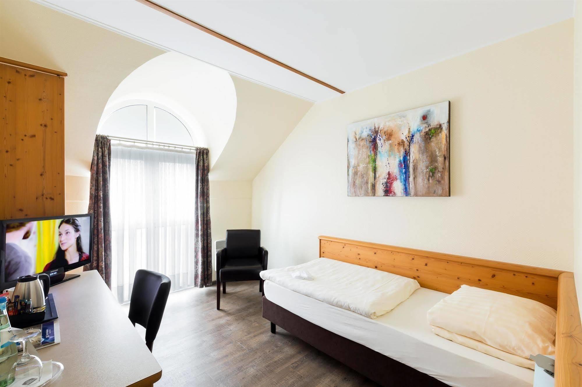 Best Western Euro Hotel Гондеранж Экстерьер фото